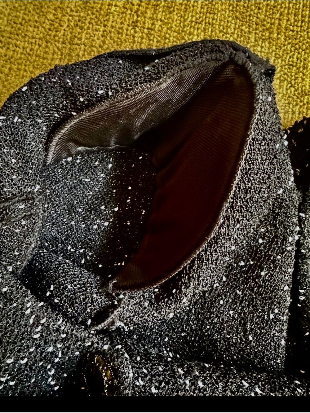 ST. JOHN -Sz12- Black Sparkle Bouclé Women's Blazer with Floral Brooch Vintage - Picture 5 of 14